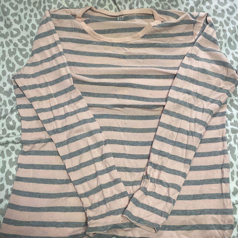 Gap XL grey and pink stripped shirt